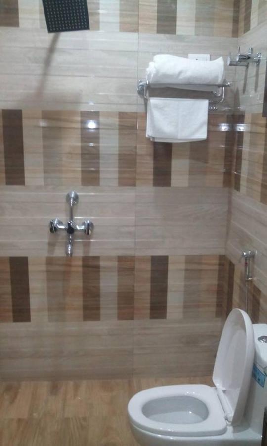 Hotel SS Grand Lucknow Buitenkant foto