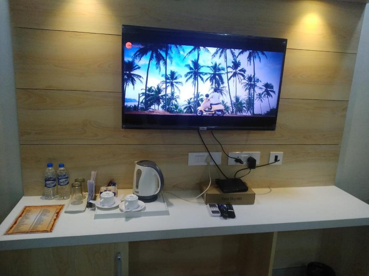 Hotel SS Grand Lucknow Buitenkant foto