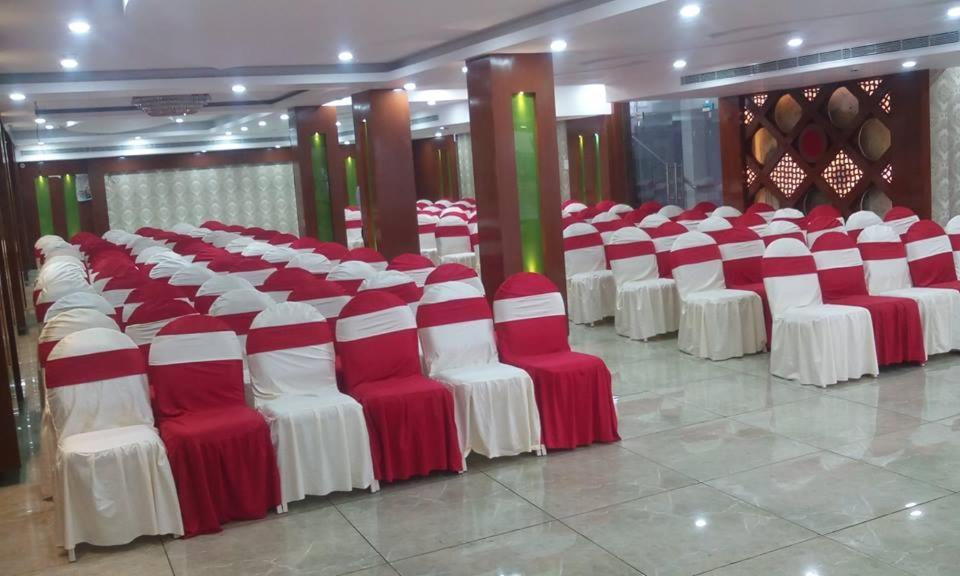 Hotel SS Grand Lucknow Buitenkant foto