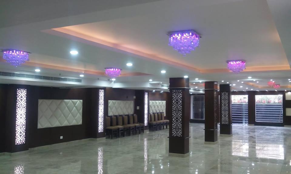 Hotel SS Grand Lucknow Buitenkant foto