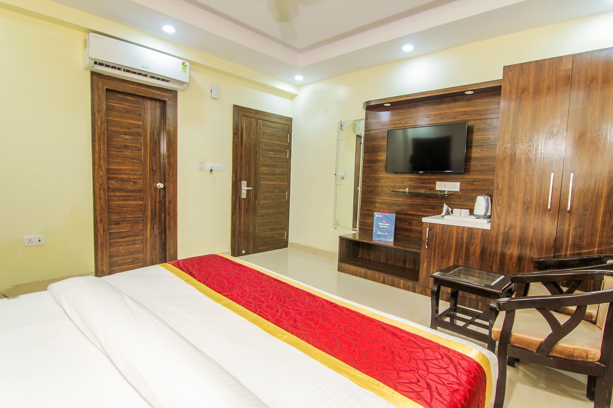 Hotel SS Grand Lucknow Buitenkant foto