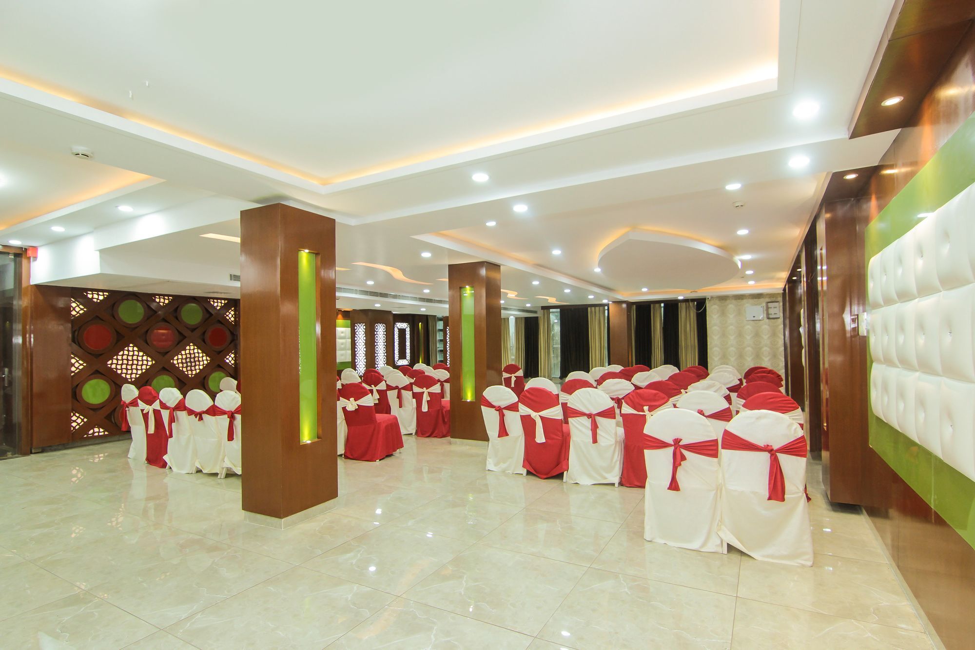 Hotel SS Grand Lucknow Buitenkant foto
