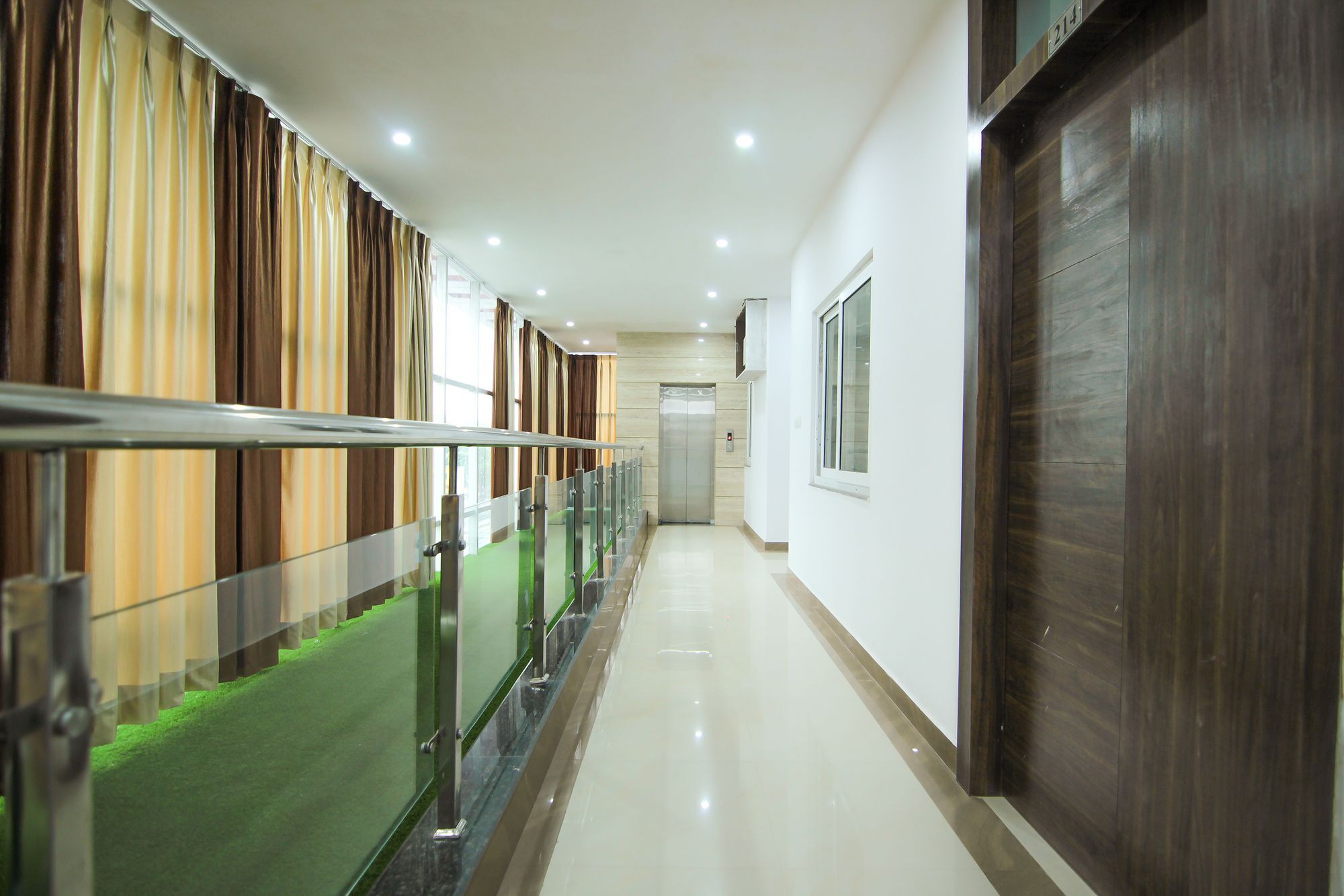 Hotel SS Grand Lucknow Buitenkant foto